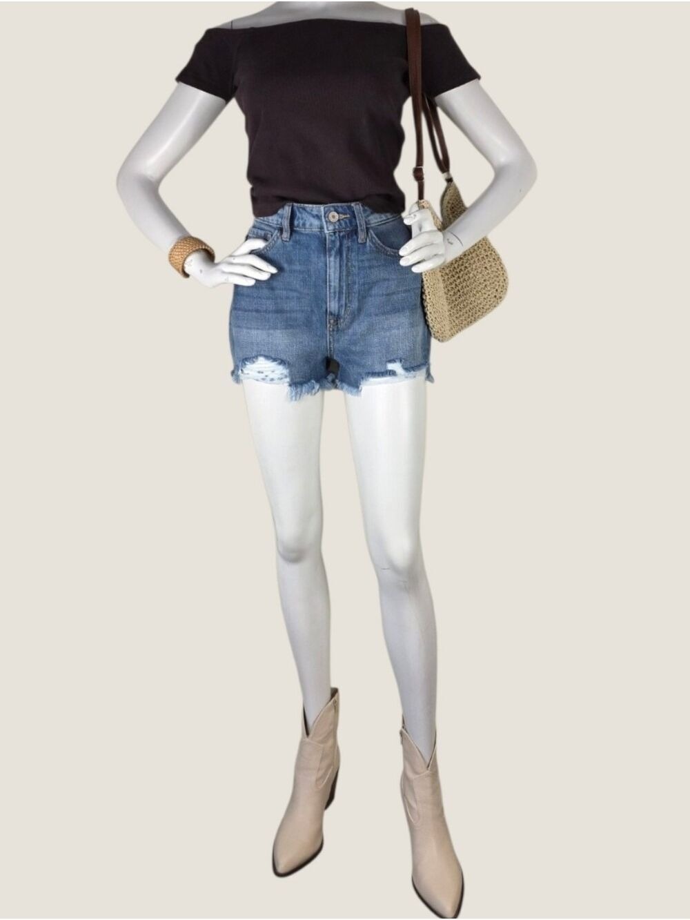 KanCan High Rise Distressed Denim Shorts 9/28 NWT Morgan